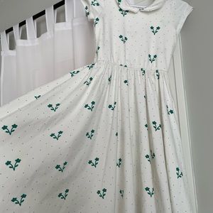 Adorable White Peter Pan Collar Alice and Ames Dress! Only worn once.